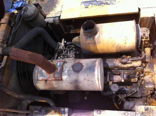 ขายรถแบคโฮ KOMATSU PC-200-2 พร้อมหัวแย็ค สภาพสวย ช่วงล้างเต็ม ราคารวม 600000 สนใจโทร