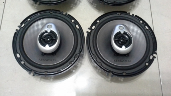 ลำโพง 6" Kenwood แกนร่วมสองทาง ยกชุด 4 ตัว สวยๆครับ