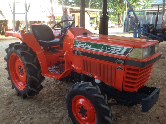 ปัญญาแทรคเตอร์มาแล้ว...จัดมาให้ครับ คูโบต้า L1-22พร้อมโรตาลี่ ช้าง RX135 พวงมาลัยเพาเวอร์ ตามสภาพ