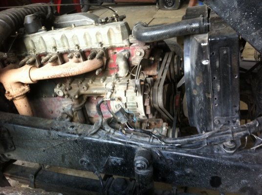 ขายรถ 6 ล้อ ติดเครน ยูนิก 5 ตัน 3 ชัก 4 ปลอก HINO 3H พร้อมใช้ ราคา950000 สนใจโทร