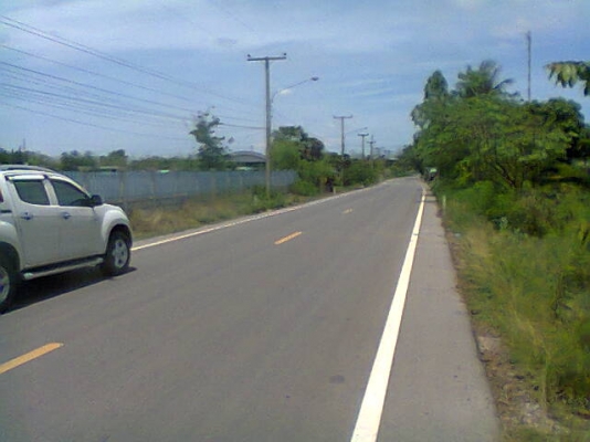 ที่ดินเปล่าติดถนนนํ้าไม่ท่วม มี1ไร่1งาน ขาย 2,300,000 บาท