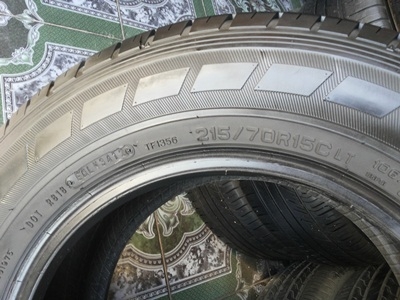 ขายยาง215/70/15 ปี 12 DUNLOP SP LT36 1 ชุด