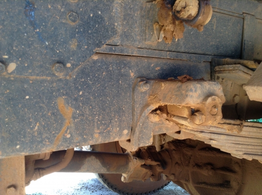 ขาย 6 ล้อดั้มหัวยาว  เครื่อง EH700 168 แรงม้า เฟืองท้ายจัมโบ้ 200 พวงมาลัยพาวเวอร์ คัสซีสวย มีทะเบียน แต่ชุดโอนบัตรหมดอายุ ราคาคุยกันได้ครับ