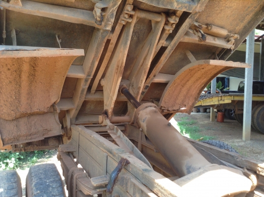 ขาย 6 ล้อดั้มหัวยาว  เครื่อง EH700 168 แรงม้า เฟืองท้ายจัมโบ้ 200 พวงมาลัยพาวเวอร์ คัสซีสวย มีทะเบียน แต่ชุดโอนบัตรหมดอายุ ราคาคุยกันได้ครับ