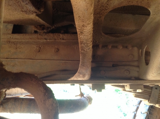 ขาย 6 ล้อดั้มหัวยาว  เครื่อง EH700 168 แรงม้า เฟืองท้ายจัมโบ้ 200 พวงมาลัยพาวเวอร์ คัสซีสวย มีทะเบียน แต่ชุดโอนบัตรหมดอายุ ราคาคุยกันได้ครับ