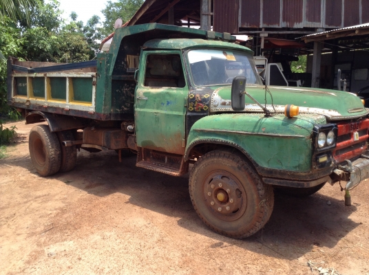 ขาย 6 ล้อดั้มหัวยาว  เครื่อง EH700 168 แรงม้า เฟืองท้ายจัมโบ้ 200 พวงมาลัยพาวเวอร์ คัสซีสวย มีทะเบียน แต่ชุดโอนบัตรหมดอายุ ราคาคุยกันได้ครับ