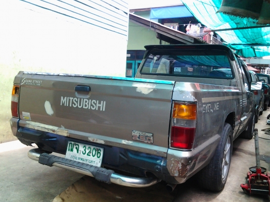 รถ Mitsubishi