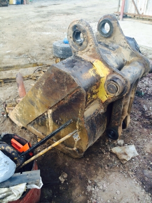 ขายด่วน บุ้งกี้ komatsu pc 200-5