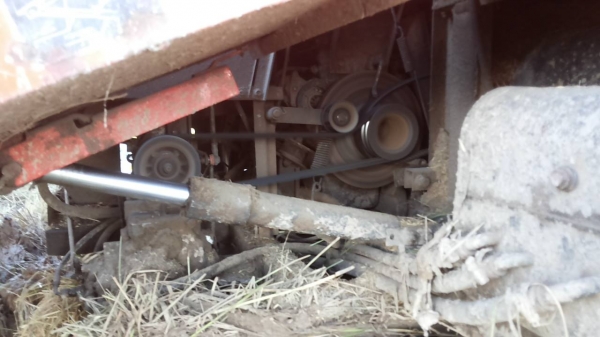 **275,000 บ.ต่อรอง**คันที่2!!! ขายรถเกี่ยวแบบรองกระสอบ KUBOTA DC60 เครื่องเดิมปั้มเดิม 60แรง แน่นดีแรง ปากเกี่ยวสภาพดี ชั่วโมงทำงาน3,1xx ชม. ช่องระบายข้าว2ช่อง ช่วงล่าง70-80\% ทำงานดีคล่องตัวเลี้ยวง่าย รถใช้งานอยู่ปกติ สีสันดี ซื้อไปทำงานได้เลย พร้อมใช้พร้