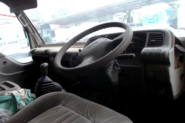 ขายรถ6ล้อNPRเครือง120แรงปี40หัวครั้ชซีเครืองต้องช้อมยาว5ม