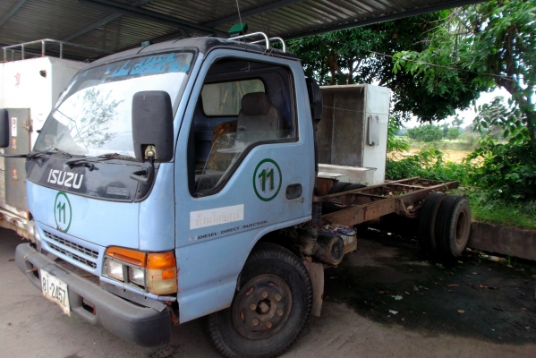 ขายรถ6ล้อNPRเครือง120แรงปี40หัวครั้ชซีเครืองต้องช้อมยาว5ม