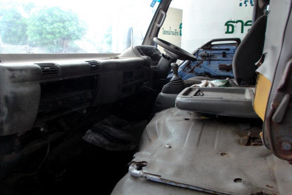 ขายรถ6ล้อNPRเครือง120แรงปี40หัวครั้ชซีเครืองต้องช้อมยาว5ม