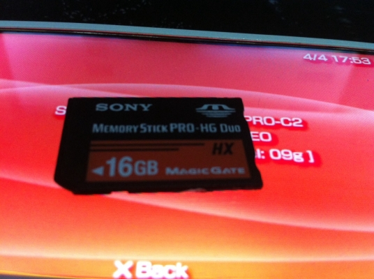 ขาย psp3006 สีขาว เครื่องเปล่าไม่มีแมม