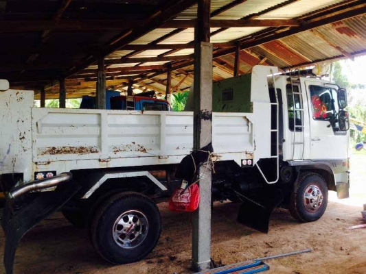 **790,000 บ.ต่อรอง**ขาย6ล้อดั้มดิน HINO GD176 วางเครื่อง WO6E 165แรง เครื่องแน่นดี แรงดีไม่เยิ้ม เกียร์ดีไม่หลุด ช่วงล่างFหน้า-หลัง คัสซีสวยไม่ปะไม่ดาม กระบะดั้มเหล็ก5ตัน 3.70ม.ยิงหน้า สภาพดี พื้นดีข้างสวยไม่ผุ หัวเก๋งสวยภายในสวยคอนโซลครบ พ.พาวเวอร์ แอร์
