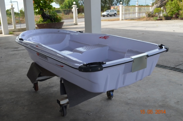 ขายเรือ 2 ชั้นไฟเบอร์กล้าสยาว 10 ฟุต 4 นิ้ว หนัก 60 โล. ขายเรือ 2 ชั้นไฟเบอร์กล้าสยาว 10 ฟุต 4 นิ้ว หนัก 60 โล.