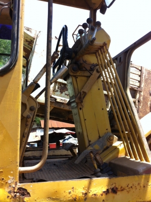 รถเกรด 140G  72V12808....เล่มทะเบียน ภาษีไม่ขาด..รถสวยสภาพดีมาก..ของบ.รับเหมา