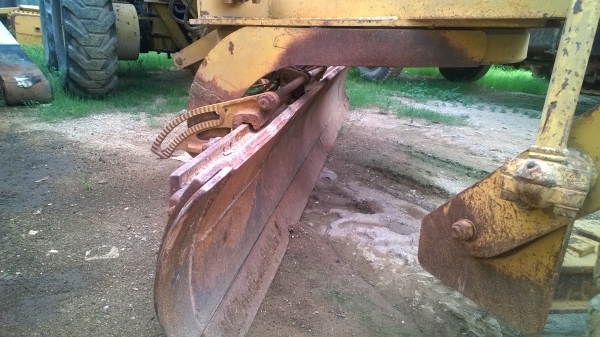 รถเกรด 140G  72V12808....เล่มทะเบียน ภาษีไม่ขาด..รถสวยสภาพดีมาก..ของบ.รับเหมา