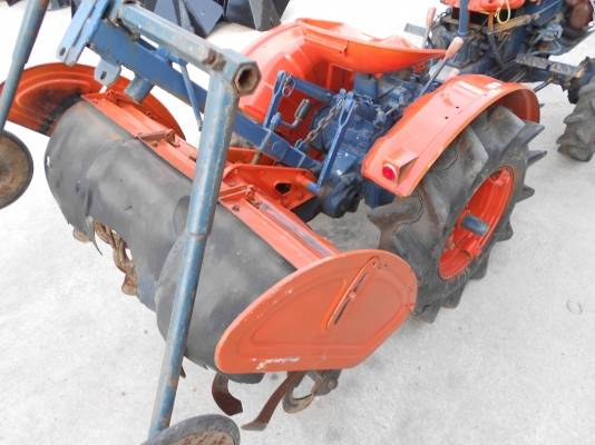 ขายถูกรถไถคูโบต้า รุ่น B6000 4WDเก่านอก คันนี้มาใหม่คันที่2คับขายถูกๆ