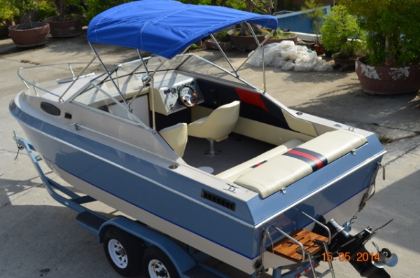 21 ft. Cavalier by Chris Craft cuddy cabin 230 hp Mercury Engine I/O