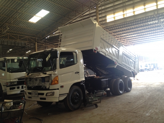 ขาย10 ล้อ HINO MEGA 2 เพลาดั้มพ์ เครื่อง P11C 320 แรงม้ากระบะ ยาว 6.0 เมตร กว้าง 2.50 เมตร สูง 1.50 เมตรสภาพเหมือนใหม่ป้ายแดง