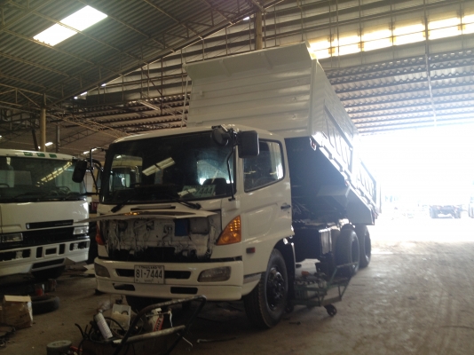 ขาย10 ล้อ HINO MEGA 2 เพลาดั้มพ์ เครื่อง P11C 320 แรงม้ากระบะ ยาว 6.0 เมตร กว้าง 2.50 เมตร สูง 1.50 เมตรสภาพเหมือนใหม่ป้ายแดง