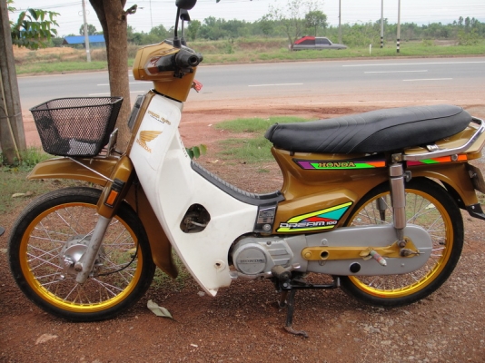 ขายฮอนด้าดรีม คุรุสภา ทำสีน้ำตาลทอง ลงล้อสี ท่อผ่าดังๆ แน่น ๆ