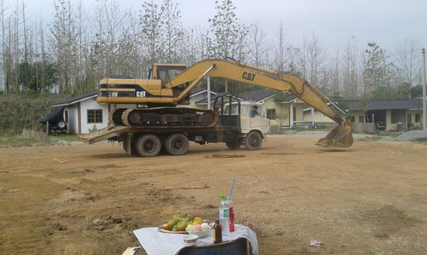 รถขุด CAT 320 V1 รถสวย ช่วงล่างสวยเต็มร้อย