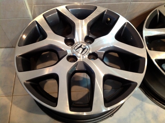 ขายล้อแม็กติดรถ Honda City ขอบ16  4รู100 (ลายเขากวาง) จำนวน 1 ชุด 4 วง เดิมๆ ไม่เคยทำสี ไม่มีแตก ไม่มีร้าว