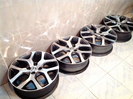 ขายล้อแม็กติดรถ Honda City ขอบ16  4รู100 (ลายเขากวาง) จำนวน 1 ชุด 4 วง เดิมๆ ไม่เคยทำสี ไม่มีแตก ไม่มีร้าว