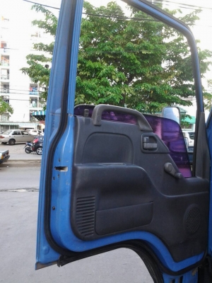 ขาย รถบรรทุก 4 ล้อ ISUZU NKR ปี46 รถพร้อมใช้งาน