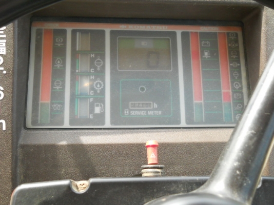 รถตักล้อยาง WA300-1-30997  ซีเรียลสูง  สภาพสวย  เดินทางจากญี่ปุ่น เข้า C.S. Motor แล้ว รถจอดอยู่ที่หลักสี่  โทร 081-373-0559