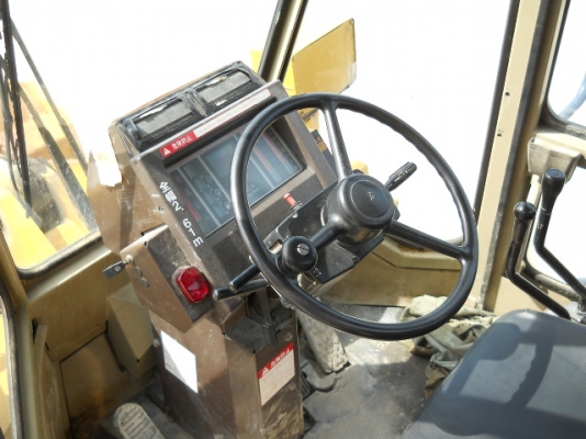 รถตักล้อยาง WA300-1-30997  ซีเรียลสูง  สภาพสวย  เดินทางจากญี่ปุ่น เข้า C.S. Motor แล้ว รถจอดอยู่ที่หลักสี่  โทร 081-373-0559