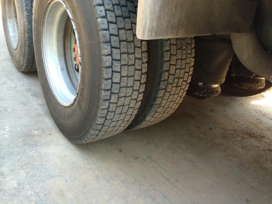 ขายฮีโนรถล่อง1เพลา2คานหน้าแม่ยาว7.50 ม ลูกยาว 7ม