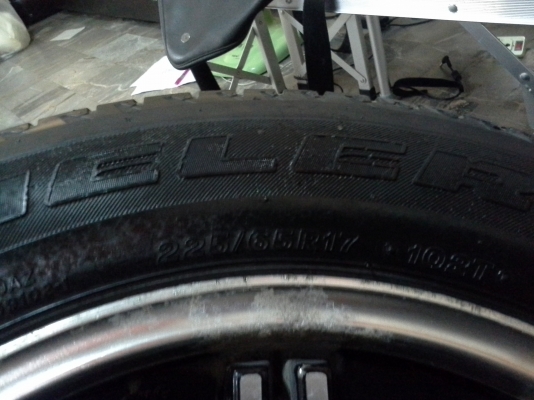 ขายเเม็กซ์ ขอบ17 พร้อมยางปี 08 225/65/ R17 ขาย7000บาทค้ะ ขายเเม็กซ์ ขอบ17 พร้อมยางปี 08 225/65/ R17 ขาย7000บาทค้ะ