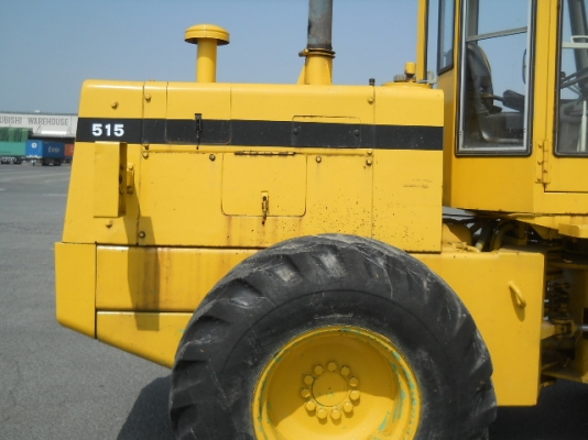 รถตักล้อยาง 515-2-12210 รุ่น 2 มีตู้เก๋ง  สภาพเดิมจากญี่ปุ่น เดินทางมาถึงไทยแล้ว โทร 081-373-0559