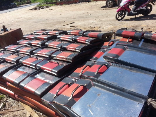 ขายเบาะรถเมย์ 2 ที่นั่ง กับ 3 ที่นั่ง ชุดละ 200 - 300 บาท มีจำนวนมาก ขายเบาะรถเมย์ 2 ที่นั่ง กับ 3 ที่นั่ง ชุดละ 200 - 300 บาท มีจำนวนมาก