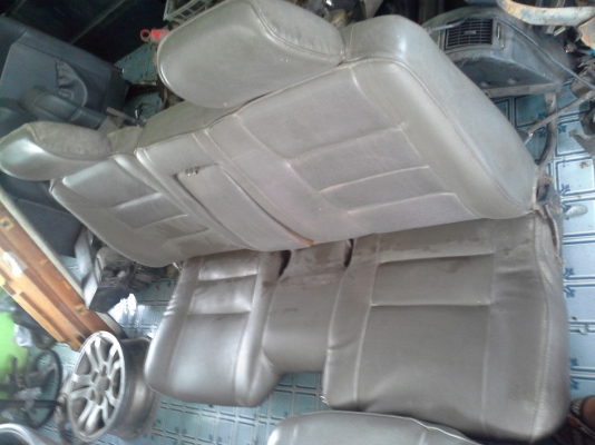 ขาย เบาะISUZU มังกร ตอนเดียว สภาพ 99\%