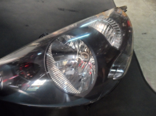 ขาย ไฟหน้า Honda Jazz 2004