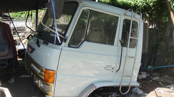 หัว10ล้อ HINO F18 สีใหม่ เบาะใหม่ ผ้าหลังคาใหม่ สวย ถูก