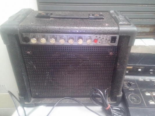 ขายมิกเซอร์panasonicกับทัชคอนโทรลไฟและตู้แอมป์กีต้า+หูฟังpioneer