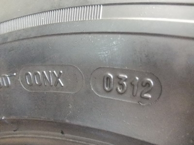 ยาง Michelin 215/65/16 ปี 12