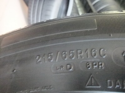 ยาง Michelin 215/65/16 ปี 12