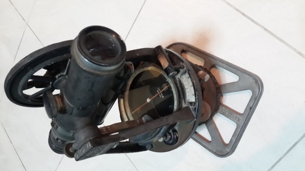 ขายกล้องเซอร์เวย์โบราณ รุ่นปี 1950 ครีบ