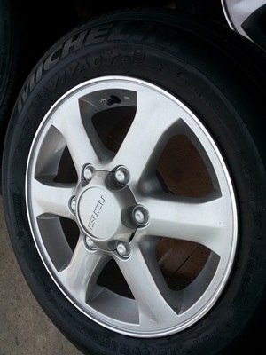 ขายล้อแม็กISUZU GOLD series 16 นิ้ว 6 ก้าน พร้อมยาง 1 ชุด