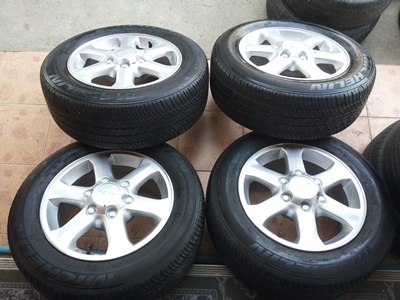 ขายล้อแม็กISUZU GOLD series 16 นิ้ว 6 ก้าน พร้อมยาง 1 ชุด