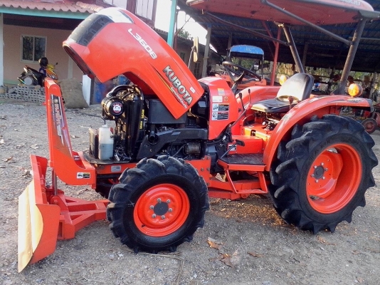 ขายรถไถคูโบต้า KUBOTA L 3608 (4WD) ขนาด 36 แรง ขายรถไถคูโบต้า KUBOTA L 3608 (4WD) ขนาด 36 แรง