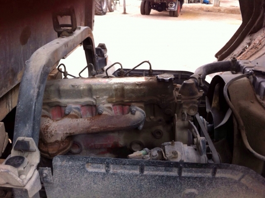 ขายรถบรรทุกหกล้อ HINO KM779 เครื่อง 117 แรง พื้นเรียบ แชสซีมีบวมช่วงคอ