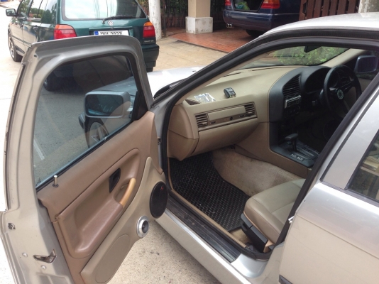 1995 BMW 318iA e36 เกียร์ออโต้ เครื่องเดิม 1800 cc ถูกๆมาเอา 159,000 บาท 1995 BMW 318iA e36 เกียร์ออโต้ เครื่องเดิม 1800 cc ถูกๆมาเอา 159,000 บาท