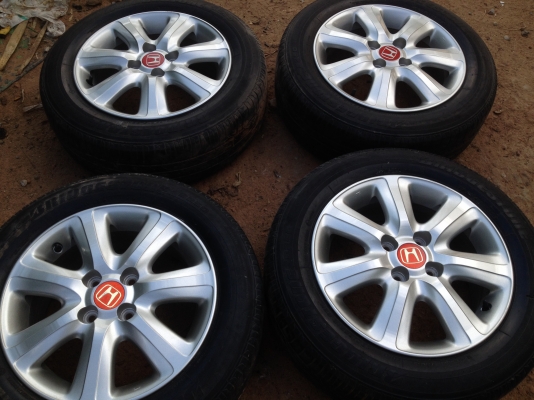 ขายล้อแม็กเดิม Honda พร้อมยางขอบ 15 ขายล้อแม็กเดิม Honda พร้อมยางขอบ 15