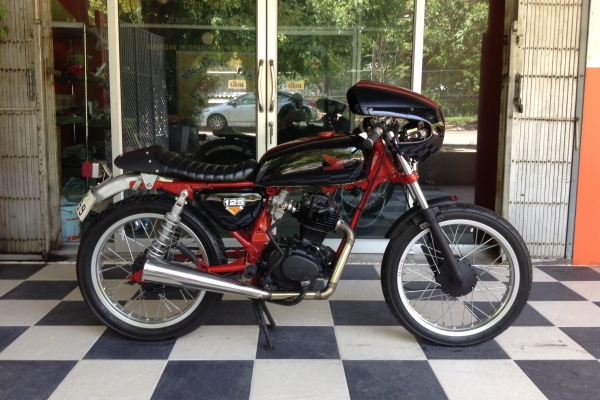 ด่วนๆเลยขายขาดทุนให้ครับ Honda GL125 เล่มทะเบียนส้ม